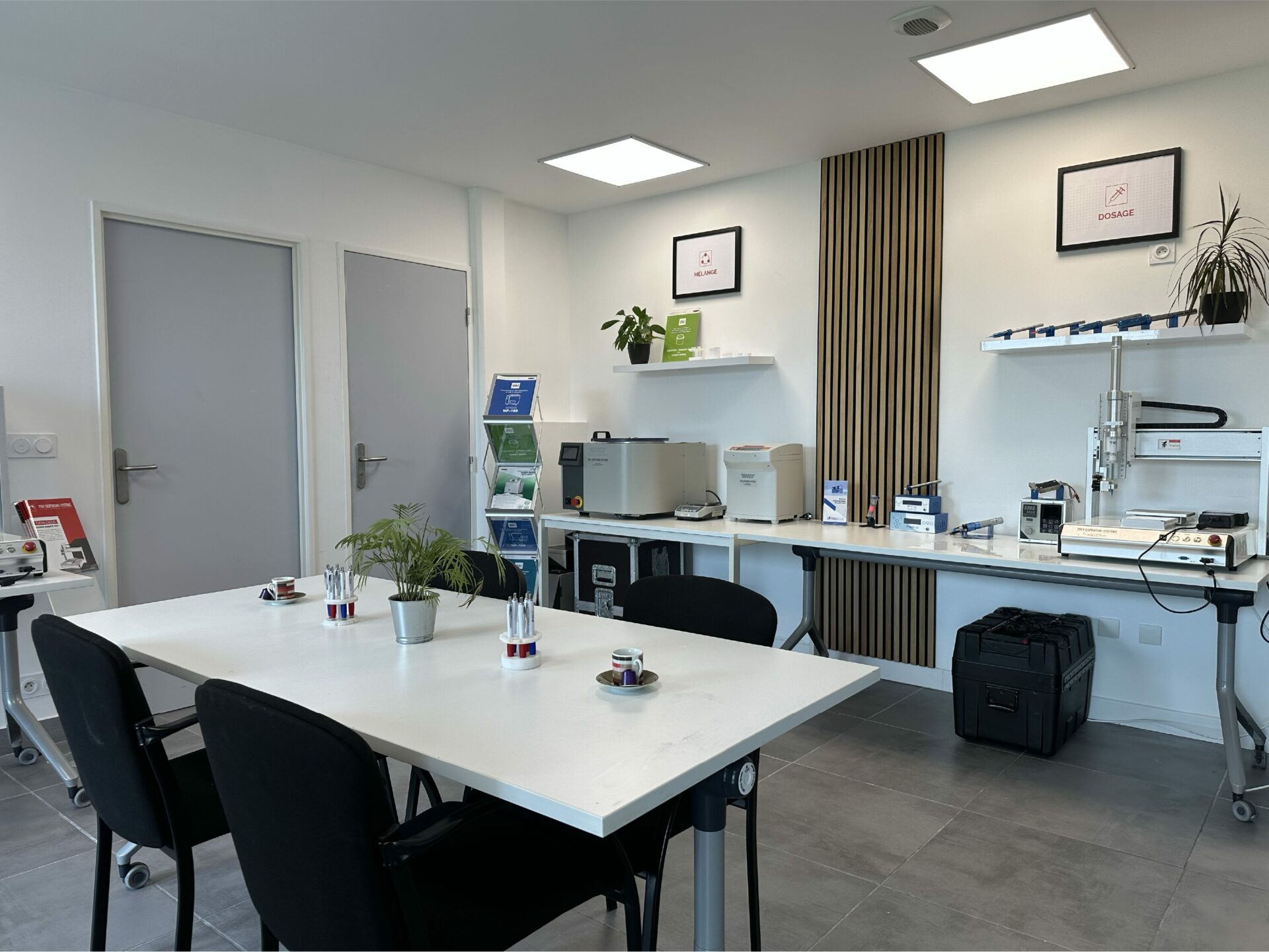services-showroom_1